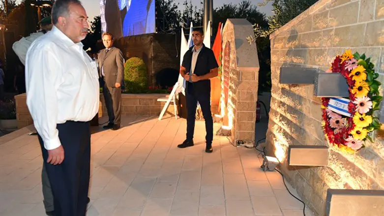 ליברמן בטקס ההוקרה למשרתים הבדואים