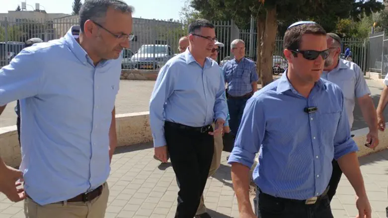 Гидеон Саар в Бейт-Эле