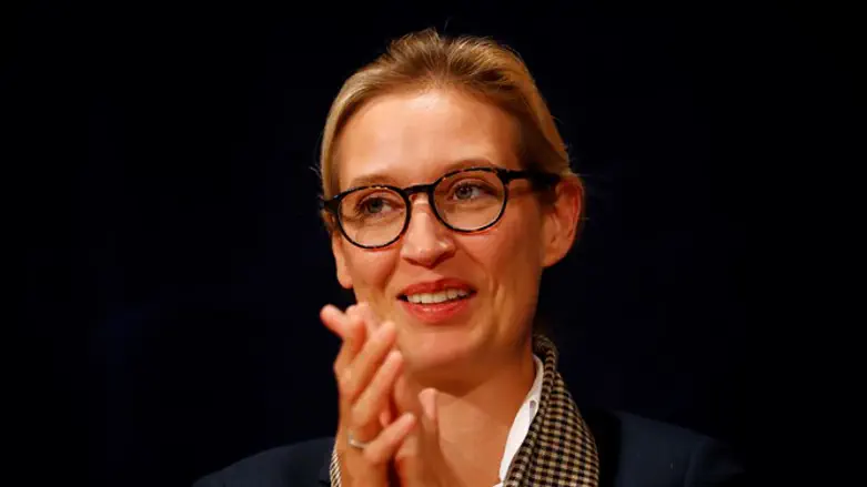 העסיקה מהגרת? אליס ויידל