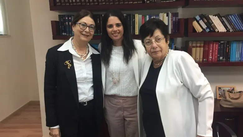 שרת משפטים שוחרת טוב זה לא מספיק. שקד לצד השופטות חיות ונאור