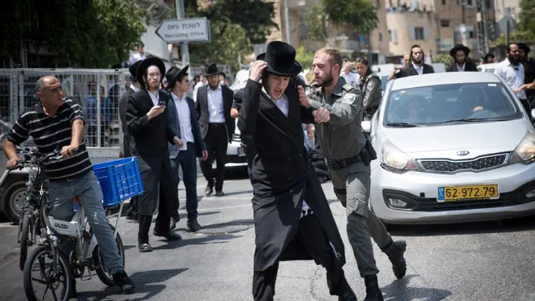 פתאום ההפגנות הסוערות נראו סבירות בעיני החרדי מהרחוב. הפגנות נגד הגיוס