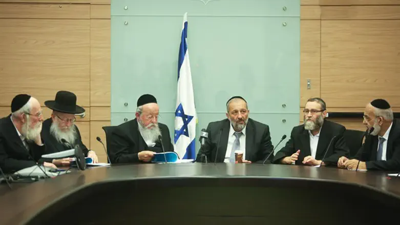 מיעוט גדול עם כוח פוליטי לא מבוטל. ח"כ מהמפלגות החרדיות