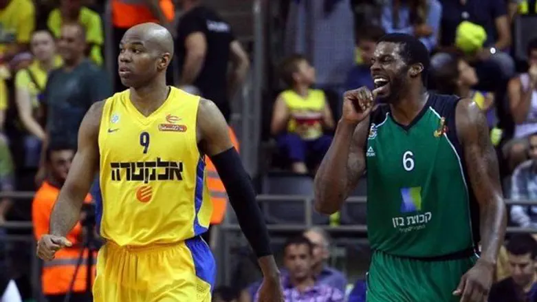 אלכס טיוס. נפצע הערב בניצחון קבוצתו