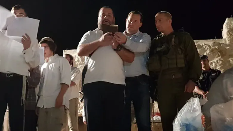 Молитва на могиле сыновей Аарона