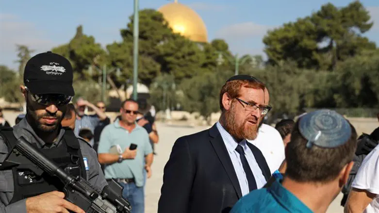MK Yehuda Glick police escort on Temple Mount
