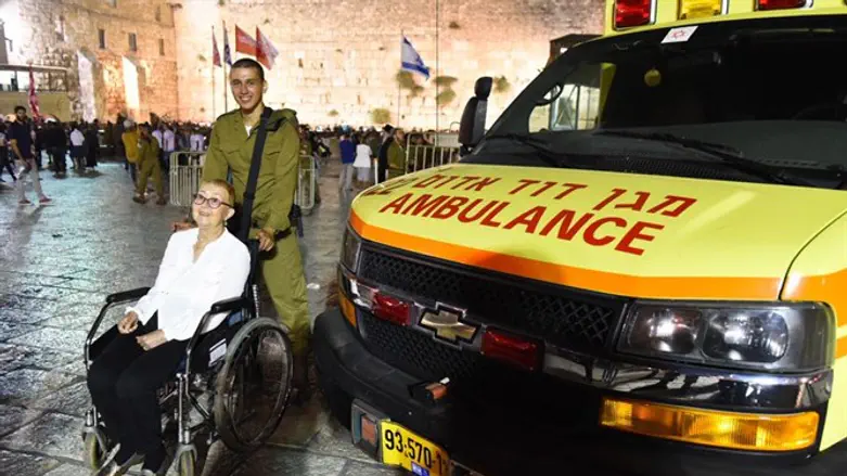 Grandson and grandmother at IDF induction ceremony