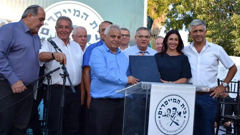 השרה באירועה ההשקה