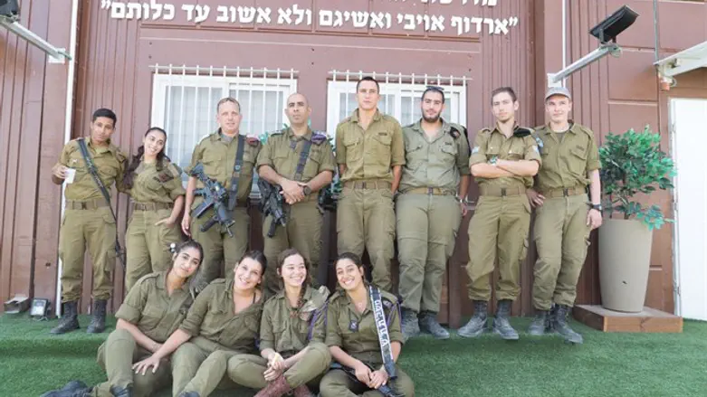 החיילים עם אל''מ כהן