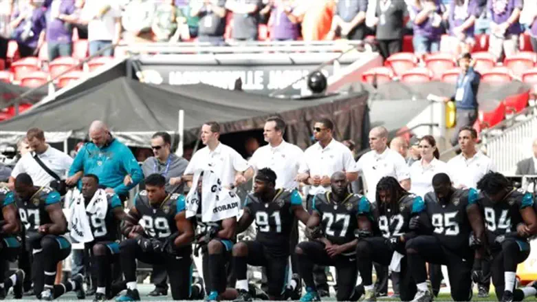 שחקני ג'קסנוויל היום. המחאה החלה