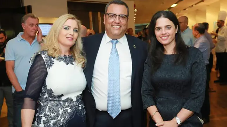 משה ליאון ואיילת שקד