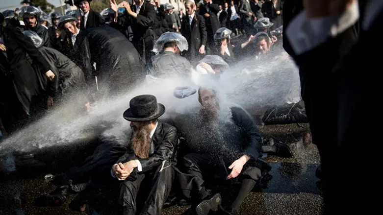Image from haredi anti-draft protest