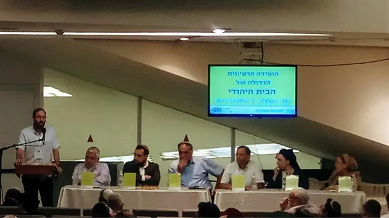 הפאנל אמש