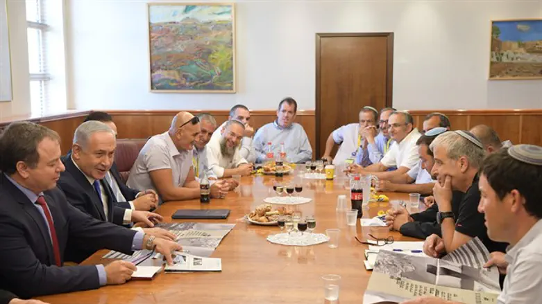 ראשי מועצת יש"ע בפגישה עם ראש הממשלה. ארכיון