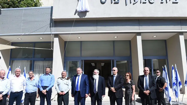 Defense Ministry honors Shimon Peres