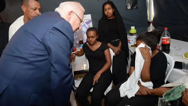 Rivlin visiting Gavriya's family