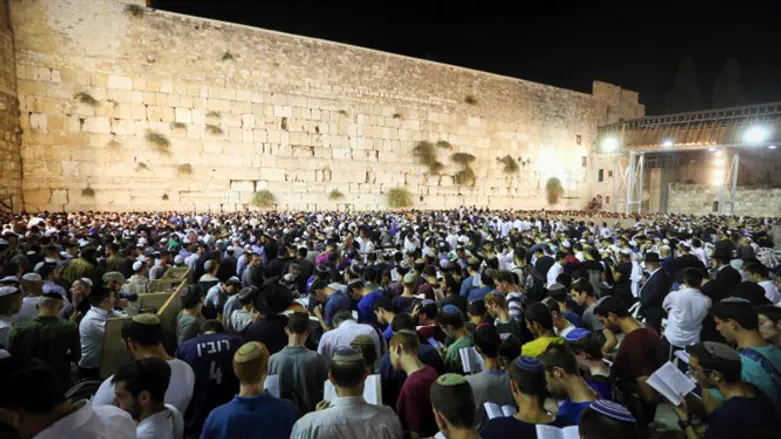 סליחות בכותל המערבי. ארכיון