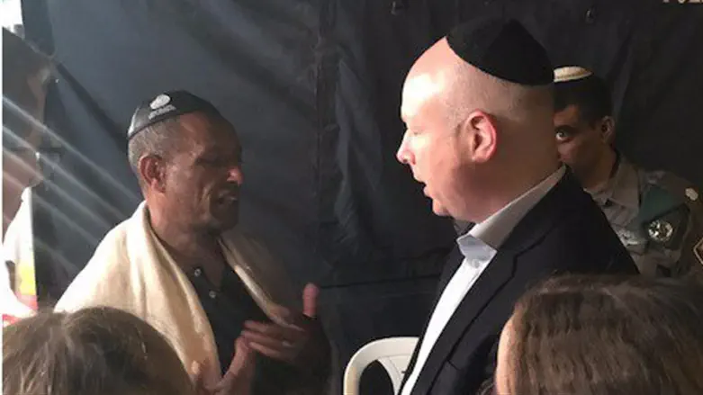 גרינבלט עם משפחת אגברייה 