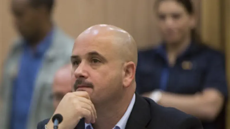 חסון. ביום שלישי יכריז על סיום העונה?