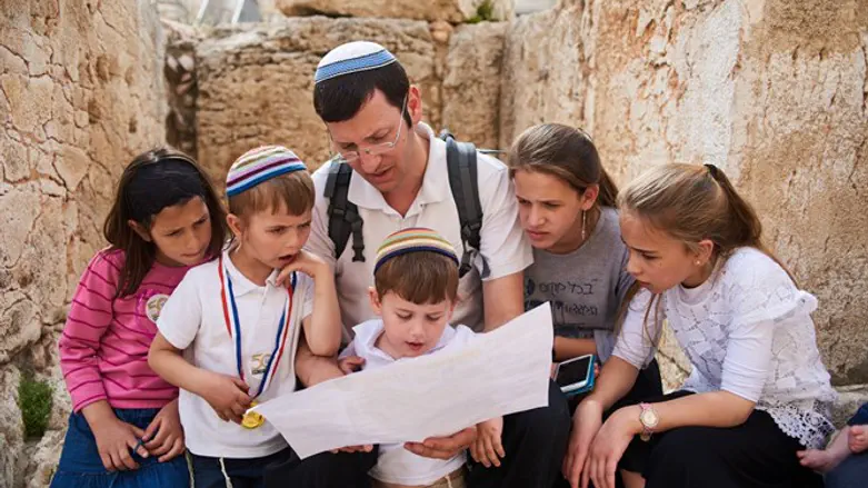 חוגגים ברובע היהודי