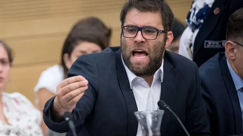 Oren Hazan driving home point