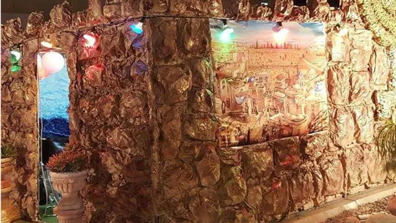 prize winning sukkah