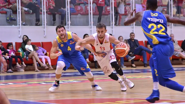 יחזקאל סקוורר מול שחקני אשדוד הערב