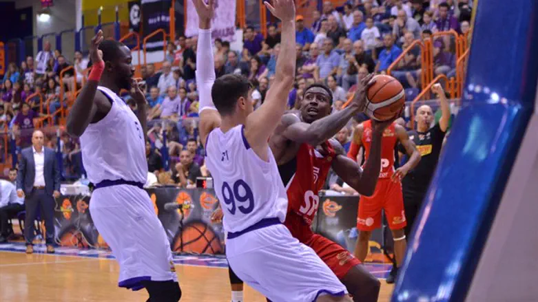 שחקני נהריה הערב מול האדומים מת"א