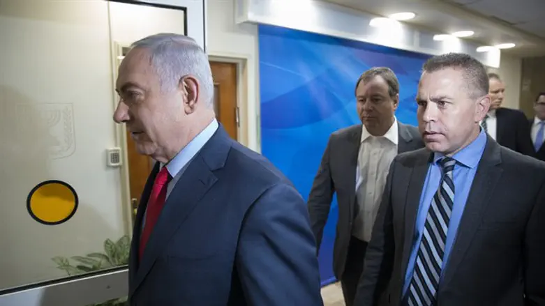 מעניק גיבוי. ארדן עם נתניהו