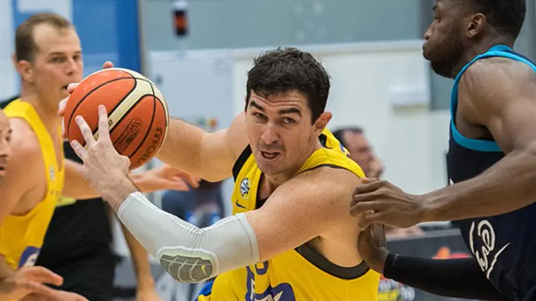 נקנס. ג'ייק כהן