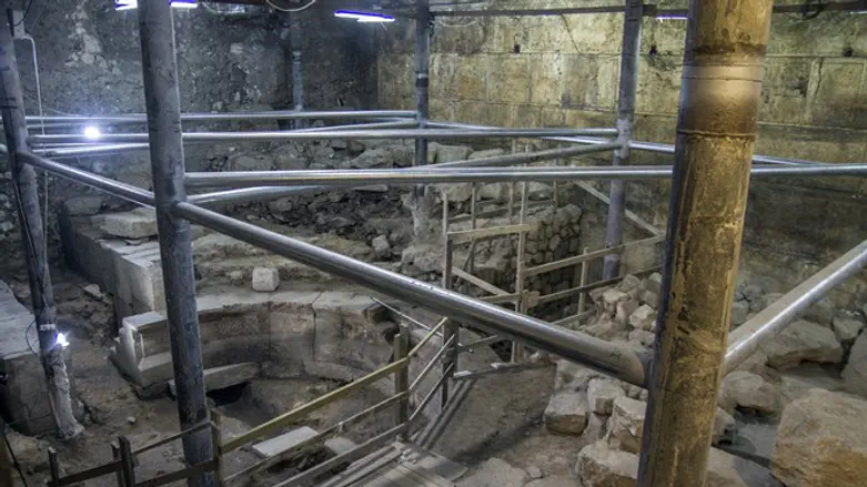 Wilson's Arch excavations