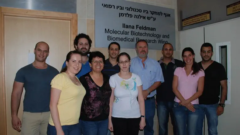 Professor Nir with his team