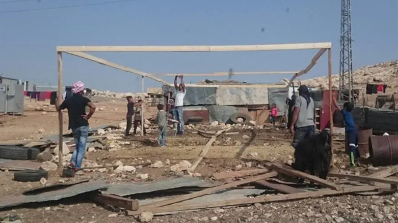 הקמת המבנה הלא חוקי