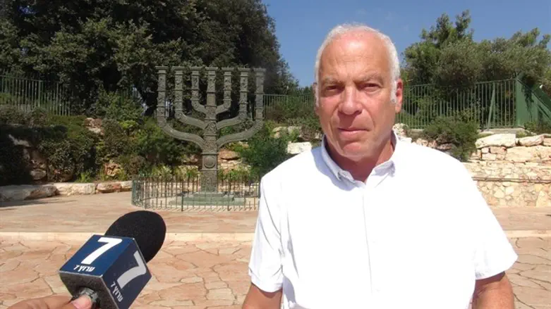 השר אורי אריאל
