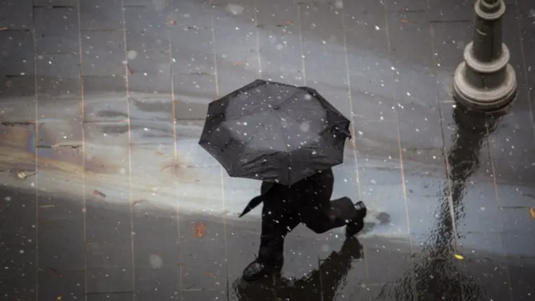 רק לא כשאנחנו באים להוציא את הילד מהגן. גשמי ברכה