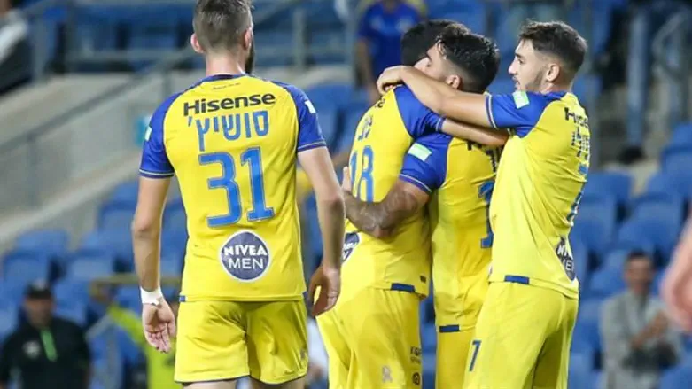 סוף סוף סיבה למסיבה. שחקני מכבי חוגגים הערב