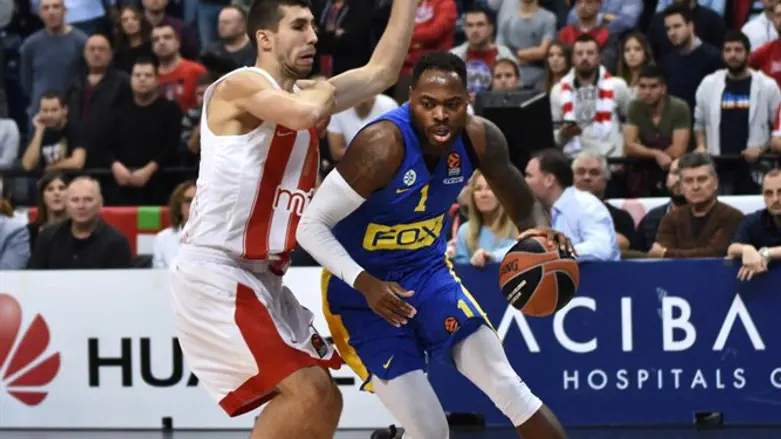 דשון תומאס, מול שחקן הכוכב האדום בלגראד