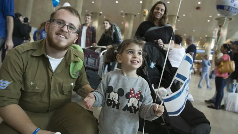 Some of the new immigrants who arrived on October 24, 2017