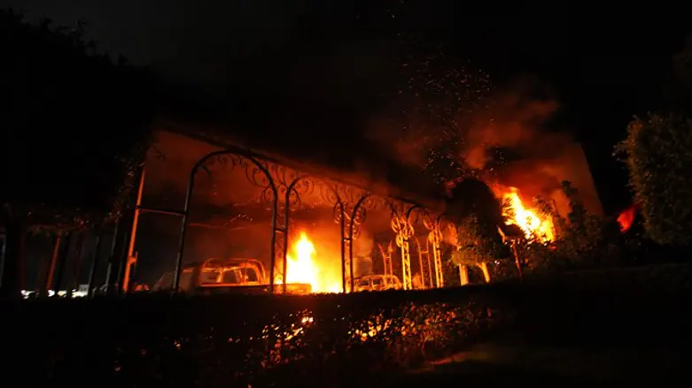US embassy in Benghazi on fire during attack
