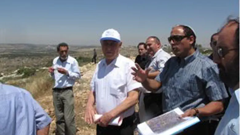 השר איתן בתצפית מצופים