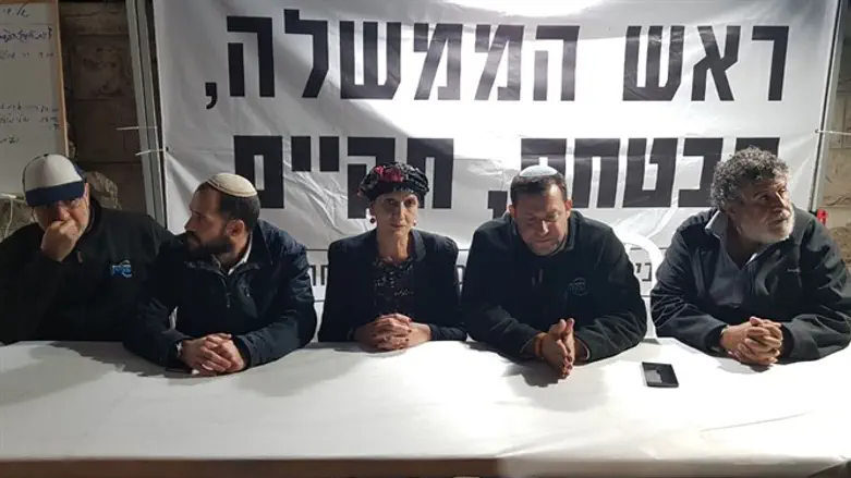 MK Mualem in protest tent