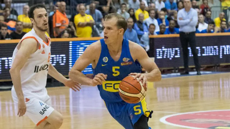 מייקל רול, עובר את ראשל"צ הערב