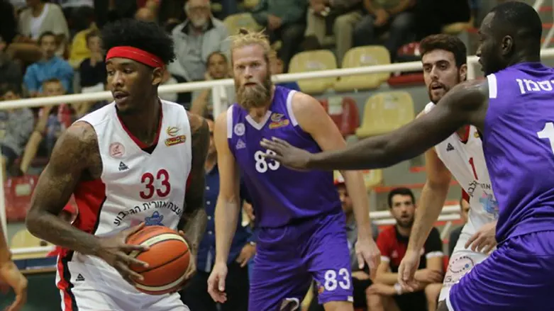 סטון הערב, לבדו מול נהריה