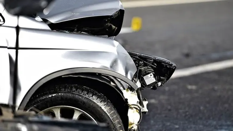 Car crash (illustration)