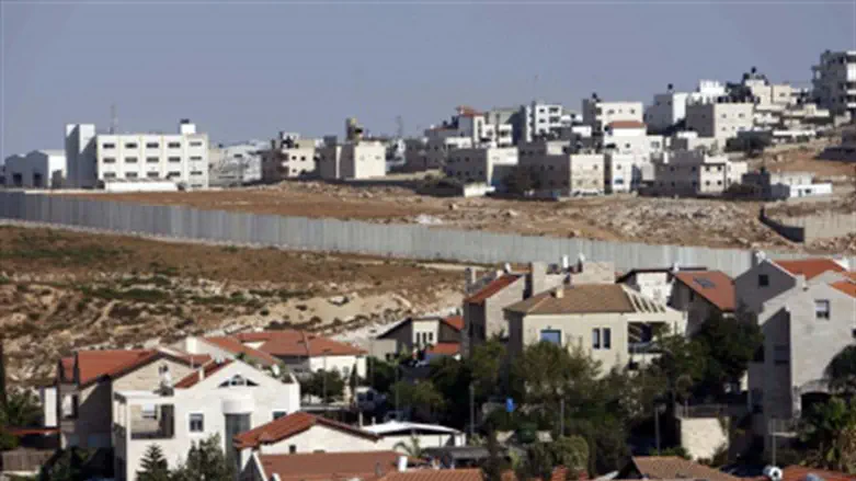 Pisgat Zeev (in foreground)