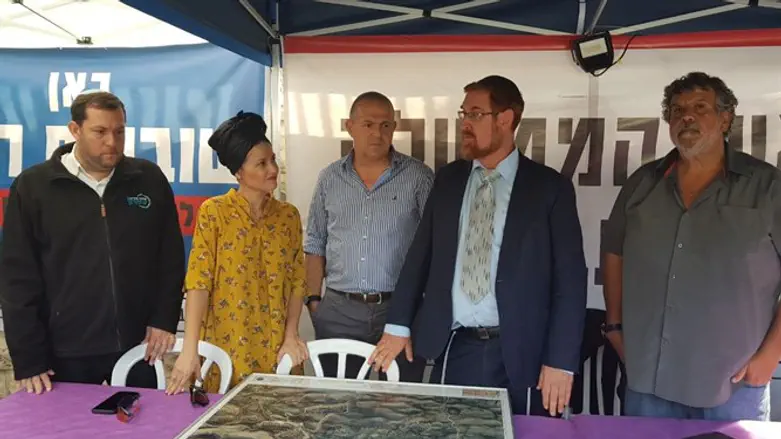 ח"כ גליק במאהל