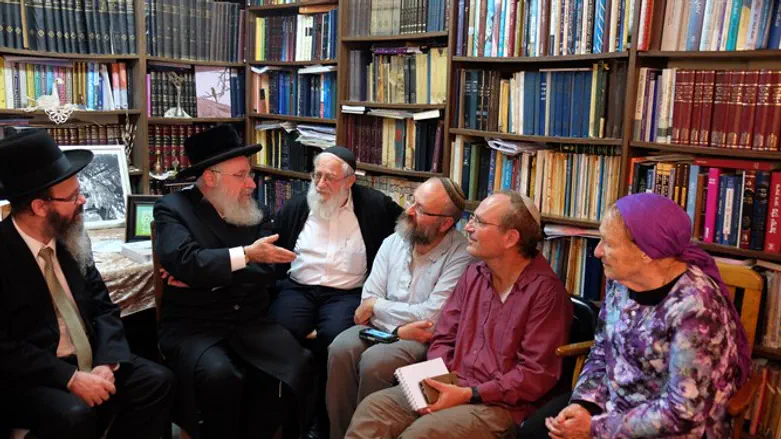 הרב וייס בניחום אבלים