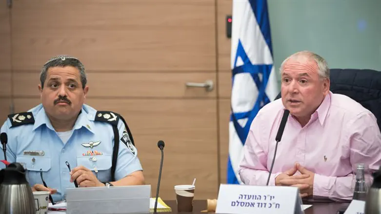 אמסלם ואלשיך בוועדת הפנים