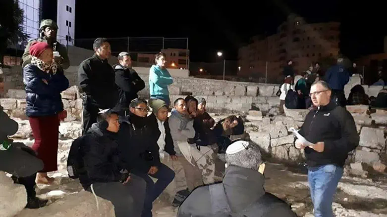 Jews visit Elonei Mamreh