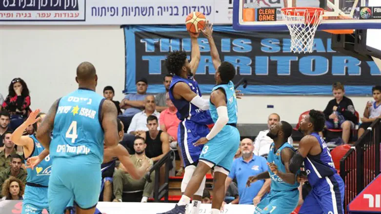 דאוסון הערב מעל שחקני אילת