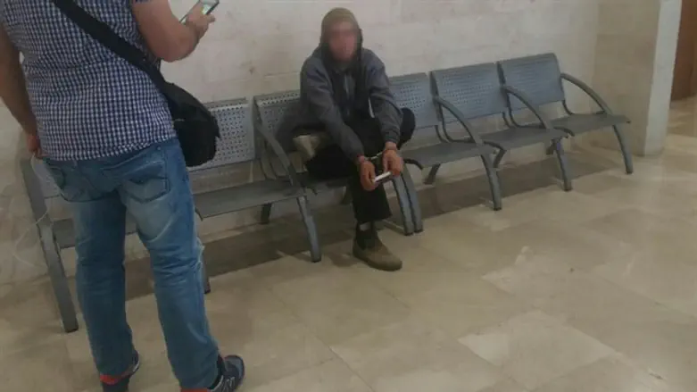 אחד הקטינים בבית המשפט